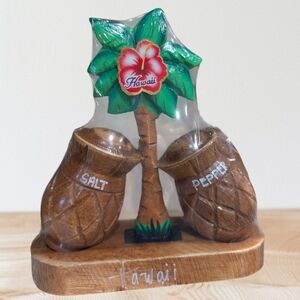 Hawaii Wooden Salt and Pepper Shakers with Palm Tree